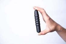 Load image into Gallery viewer, Lola Rechargeable Twisty Bullet Black