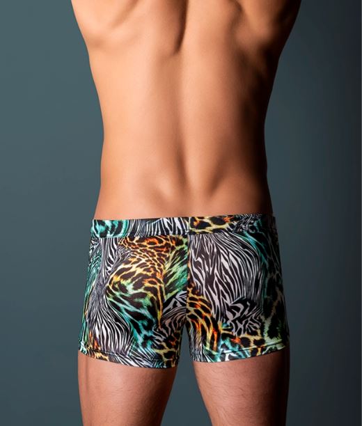 Go Wild! Uplift Short Multi Medium