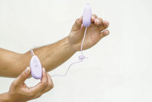 Load image into Gallery viewer, Ellie Super Charged Tongue Action Wire Egg Light Purple

